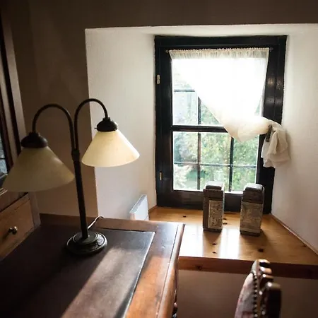 πέτρινο αρχοντικό *