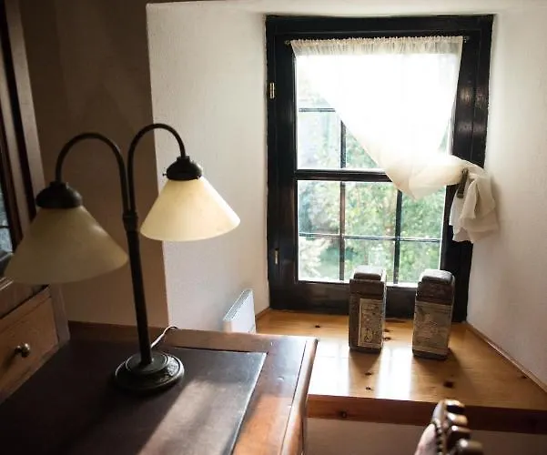 πέτρινο αρχοντικό *